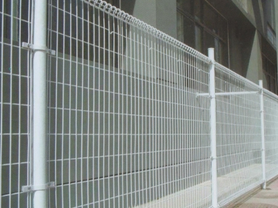 鐵絲網(wǎng)護欄