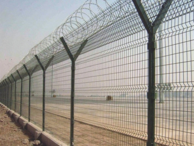 鐵絲網(wǎng)護欄